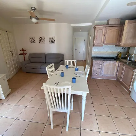 Apartment In Front Of The Primera Linea De Playa *